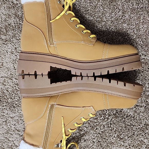 Nine West Women's Sherpa Pike Combat Ankle Boot, NWOB - Picture 10 of 13